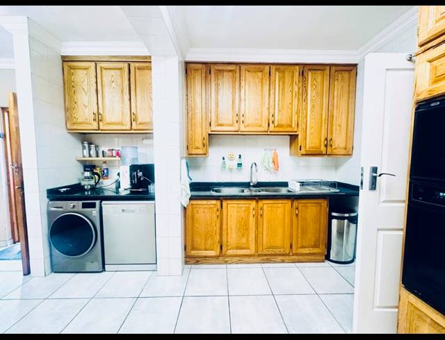 3 BEDROOM FREEHOLD FOR SALE IN BRACKENHURST